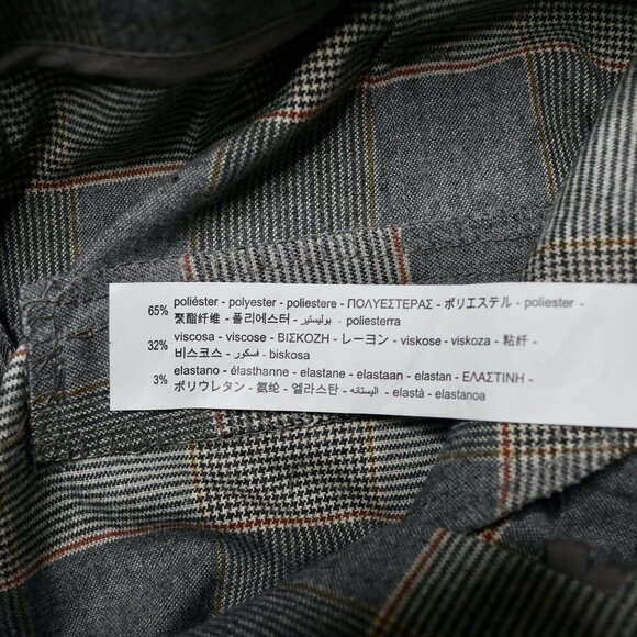 Zara Women's Grey Plaid Pleated Shorts with Belt, size Extra Small - Picture 8 of 8